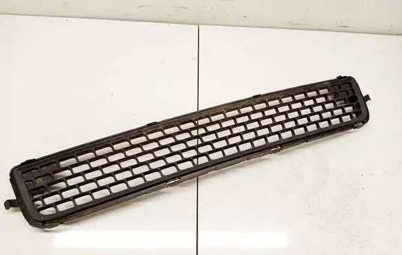 Volvo V70 Front bumper lower grill 30763113 30678636