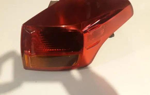 Toyota RAV 4 (XA40) Rear/tail lights