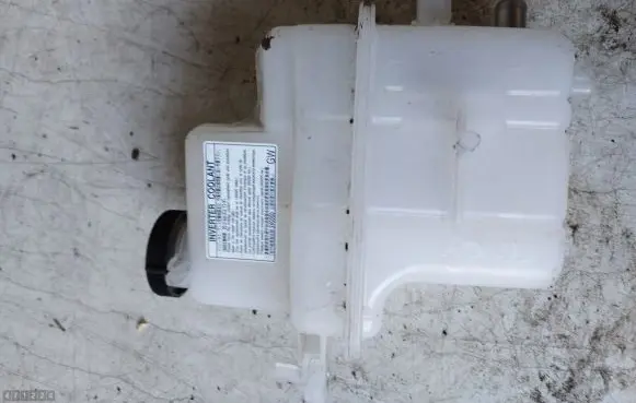 Lexus ES 300h Coolant expansion tank/reservoir