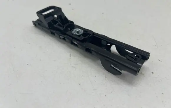 Audi Q3 F3 Seat belt adjustment rail 4M0857819