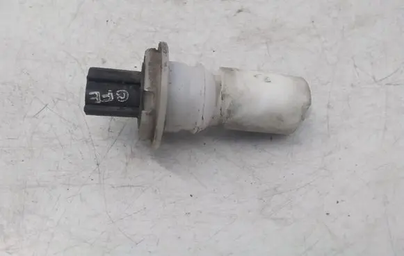 Chevrolet Captiva Windshield washer fluid level sensor 