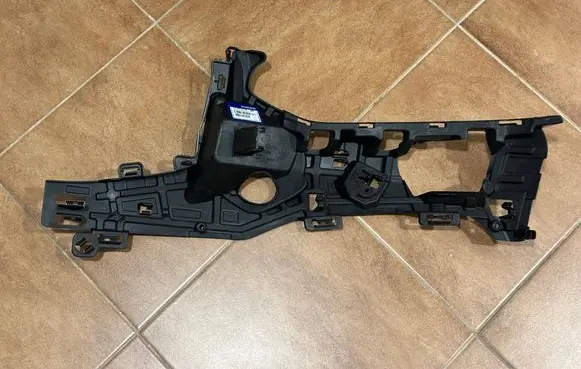 Volvo S90, V90 Front bumper mounting bracket 31383238