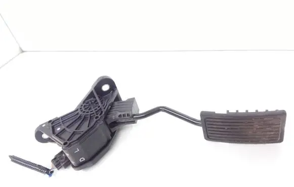Honda CR-V Accelerator throttle pedal JM14A J30000009931
