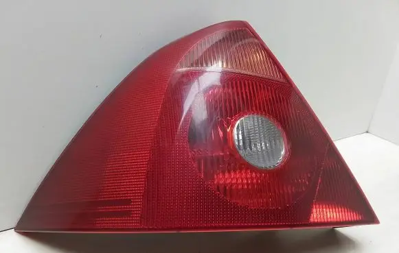 Ford Mondeo Mk III Rear/tail lights 1S7113405A 0374D