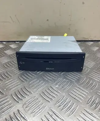 Renault Latitude (L70) Radio/CD/DVD/GPS head unit 04004204 CQP2257R