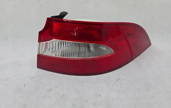Skoda Superb B8 (3V) Rear/tail lights 08-665-1916R-F