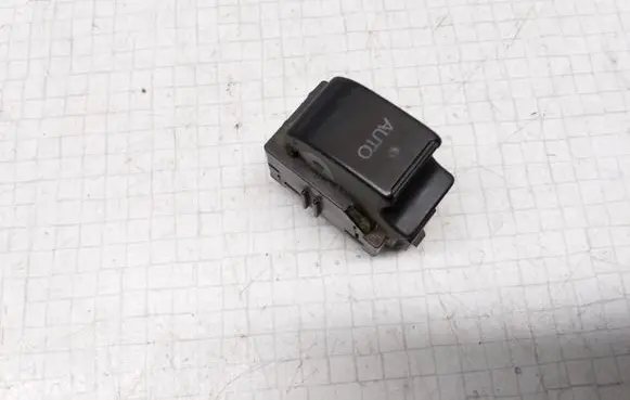 Toyota Corolla E120 E130 Electric window control switch 8481002041
