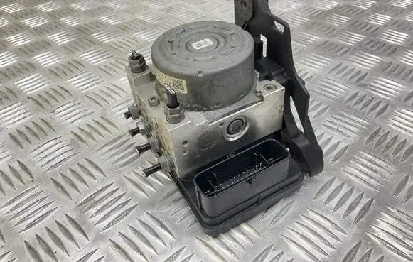 Skoda Octavia Mk3 (5E) ABS Pump 5Q0907379K 5Q0614517J 5Q0614235