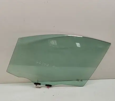 Toyota Sienna XL40 IV Front door window glass four-door 6810208070