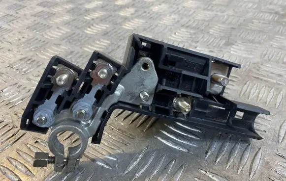 Audi A6 S6 C6 4F Battery relay fuse 4F0915519