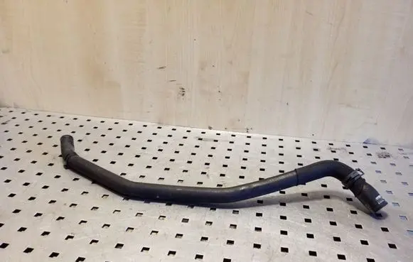 Volkswagen Touareg II Engine coolant pipe/hose