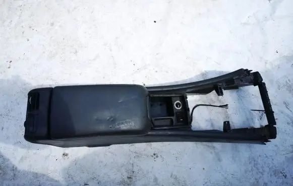 Mercedes-Benz C W203 Armrest e037611021