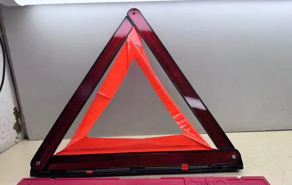 Audi A4 S4 B8 8K Emergency warning sign 8K0860251