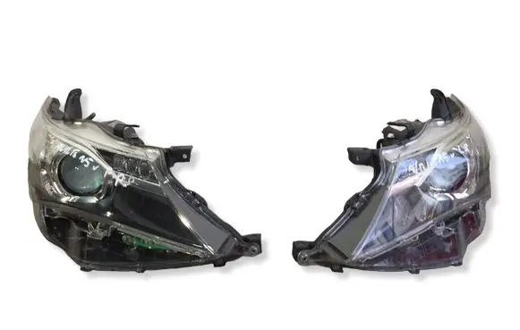 Toyota Auris E180 Headlight/headlamp 8111002E21 89907726