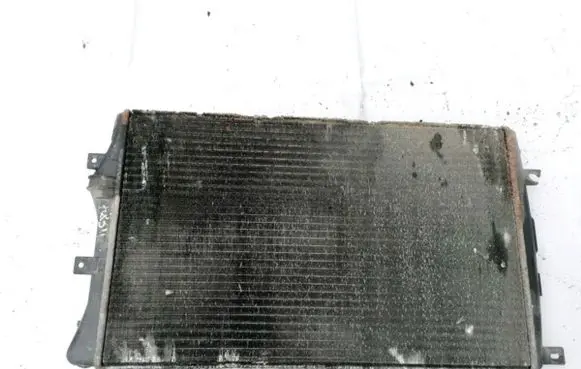 Volkswagen Touran I Coolant radiator