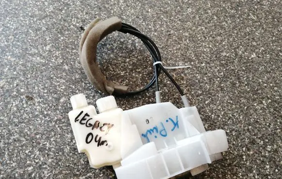 Subaru Legacy Front door lock