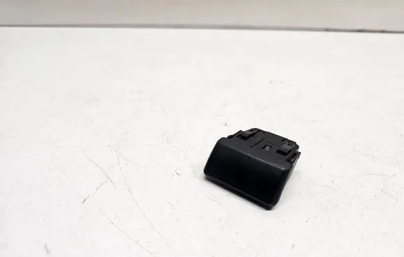 BMW X6 M Glove box opening button 6949309