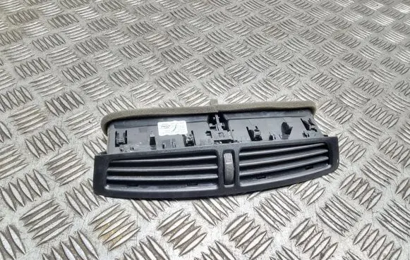 Ford C-MAX II Dash center air vent grill 1738289 AM51R01815AEW 07468