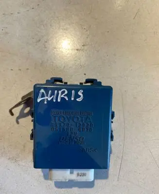 Toyota Auris 150 Door central lock control unit/module 8597012020 0515004070