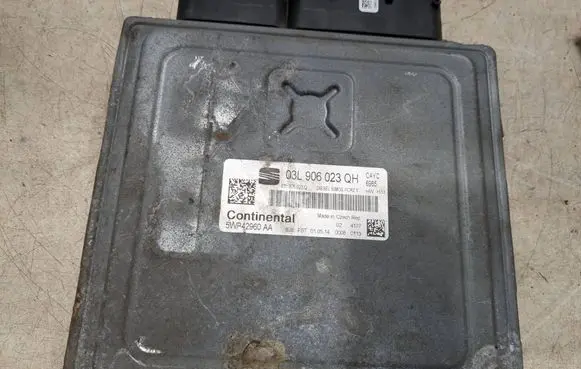Seat Toledo IV (NH) Engine control unit/module 03L906023QH 03L906023Q 5WP42960AA