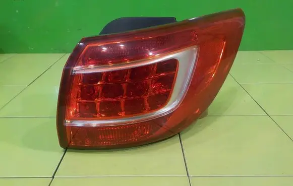 Volvo V70 Rear/tail lights 2VA00943104