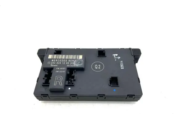 Mercedes-Benz C W203 Door control unit/module A2038201285