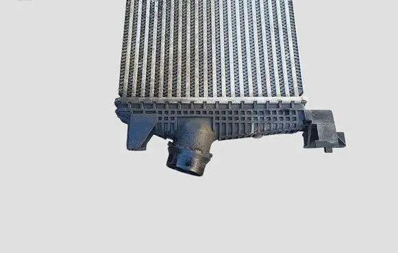 Opel Astra J Intercooler radiator