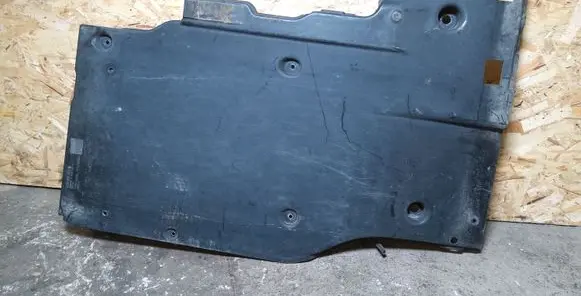 Volkswagen Golf VII Front underbody cover/under tray 5Q0825506