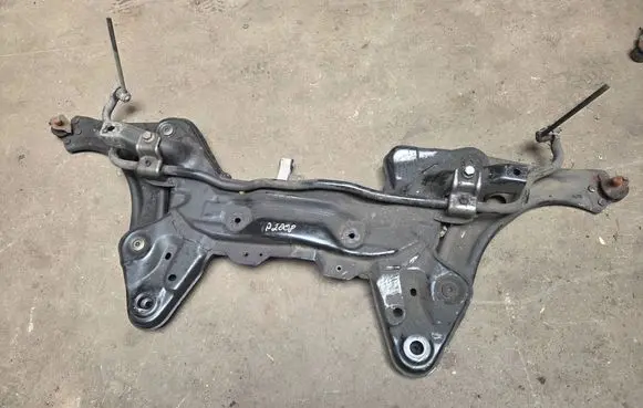 Peugeot 2008 I Front subframe 