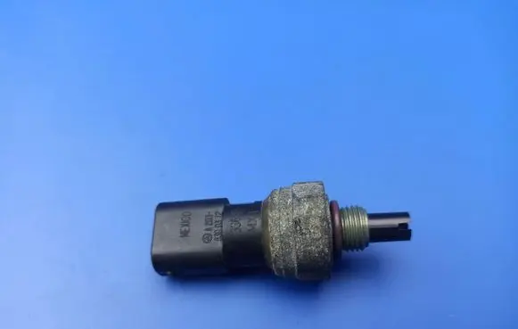 Air conditioning (A/C) pressure sensor