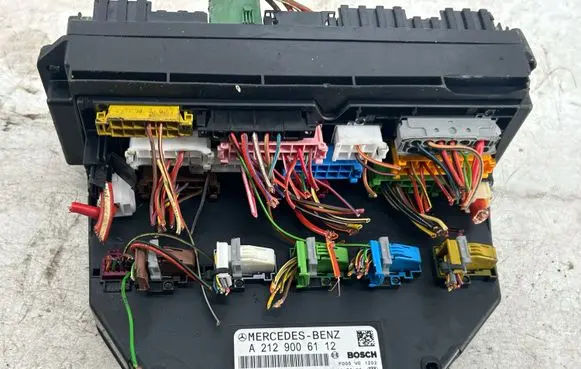 Mercedes-Benz E W212 Fuse module A2129025405 A2129025505 A2129006112