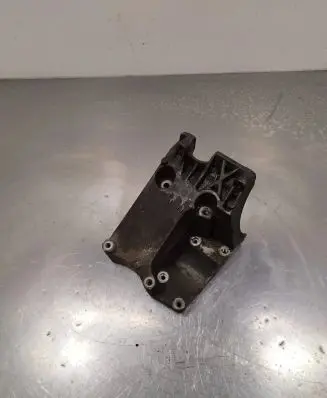 Volvo C30 Engine mounting bracket 4M5Q19D624CC