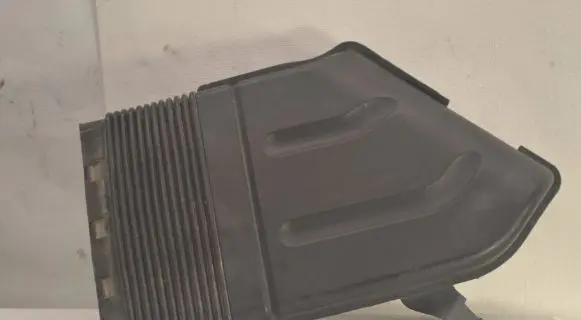 Audi A4 S4 B7 8E 8H Air intake duct part 8E0129617D