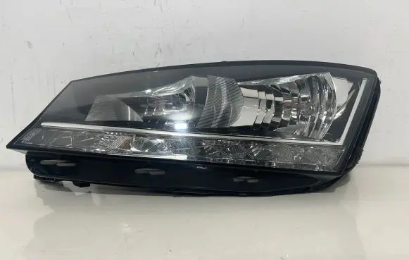 Skoda Fabia Mk3 (NJ) Headlight/headlamp 6V1941015D
