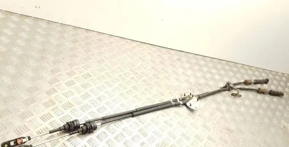 Gear shift cable linkage