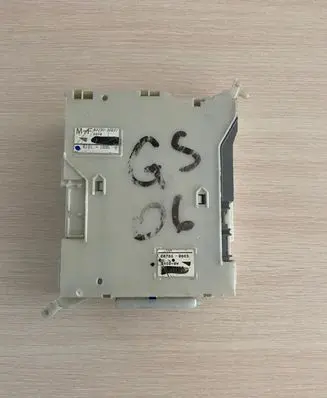 Lexus GS 300 350 430 450H Fuse module 8273030631