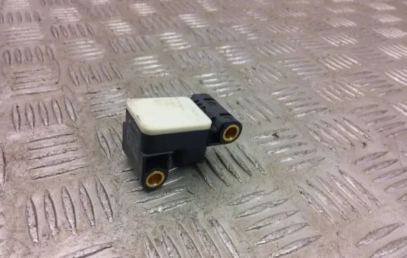 BMW 1 E82 E88 Airbag deployment crash/impact sensor 6956485