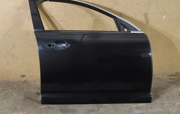 Jaguar XJL Front door
