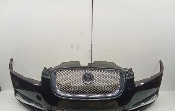 Jaguar XF X250 Front bumper 8X2317C831