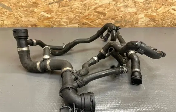 Volvo XC90 Engine coolant pipe/hose 32224776