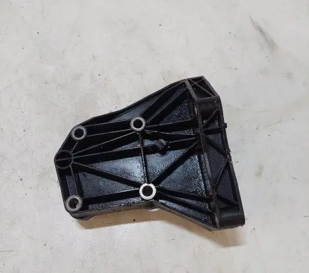 BMW 5 E60 E61 Engine mounting bracket 25798000