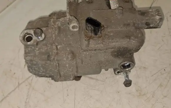 Toyota Prius (XW30) Air conditioning (A/C) compressor (pump) 0422001031 ES14C 4R07809