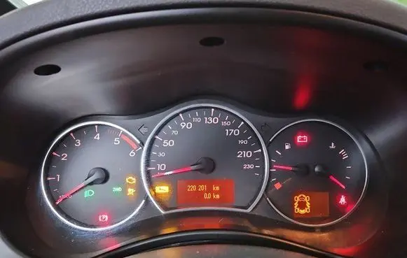Speedometer (instrument cluster)