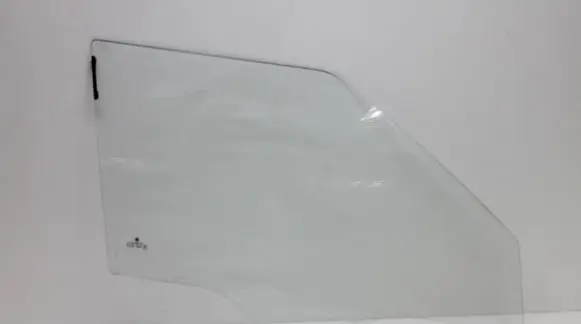 Skoda Fabia Mk2 (5J) Front door window glass four-door