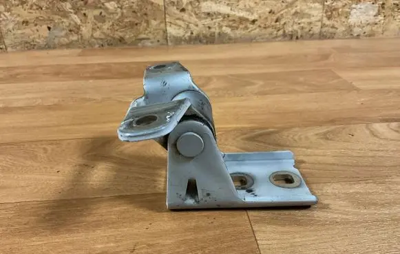 Opel Meriva B Front door upper hinge 