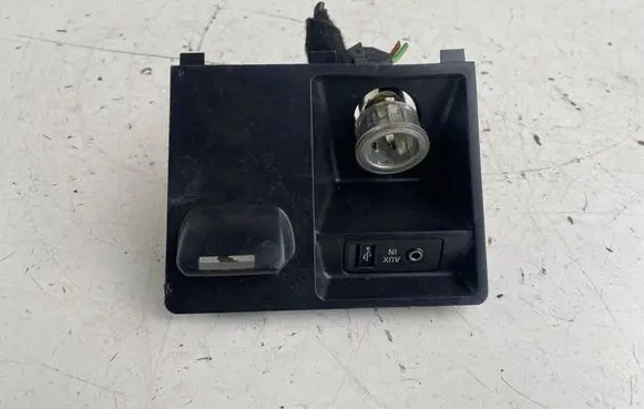 BMW X5 E70 Cigarette lighter trim 011898102