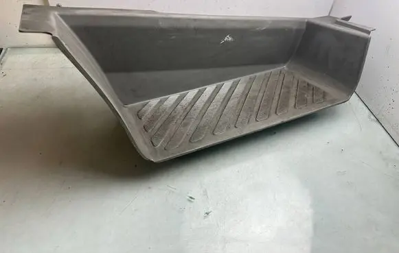 Mercedes-Benz Sprinter W901 W902 W903 W904 Front sill trim cover 9016860128