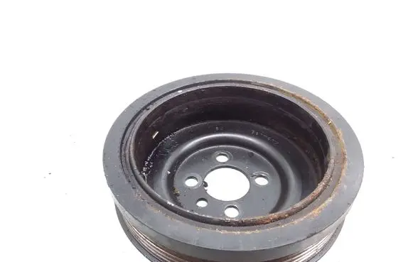 Volkswagen PASSAT B6 Crankshaft pulley 03G105243