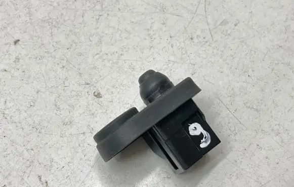Nissan Pulsar Front door sensor 