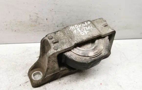 Ford Mondeo MK IV Engine mount bracket 81660048